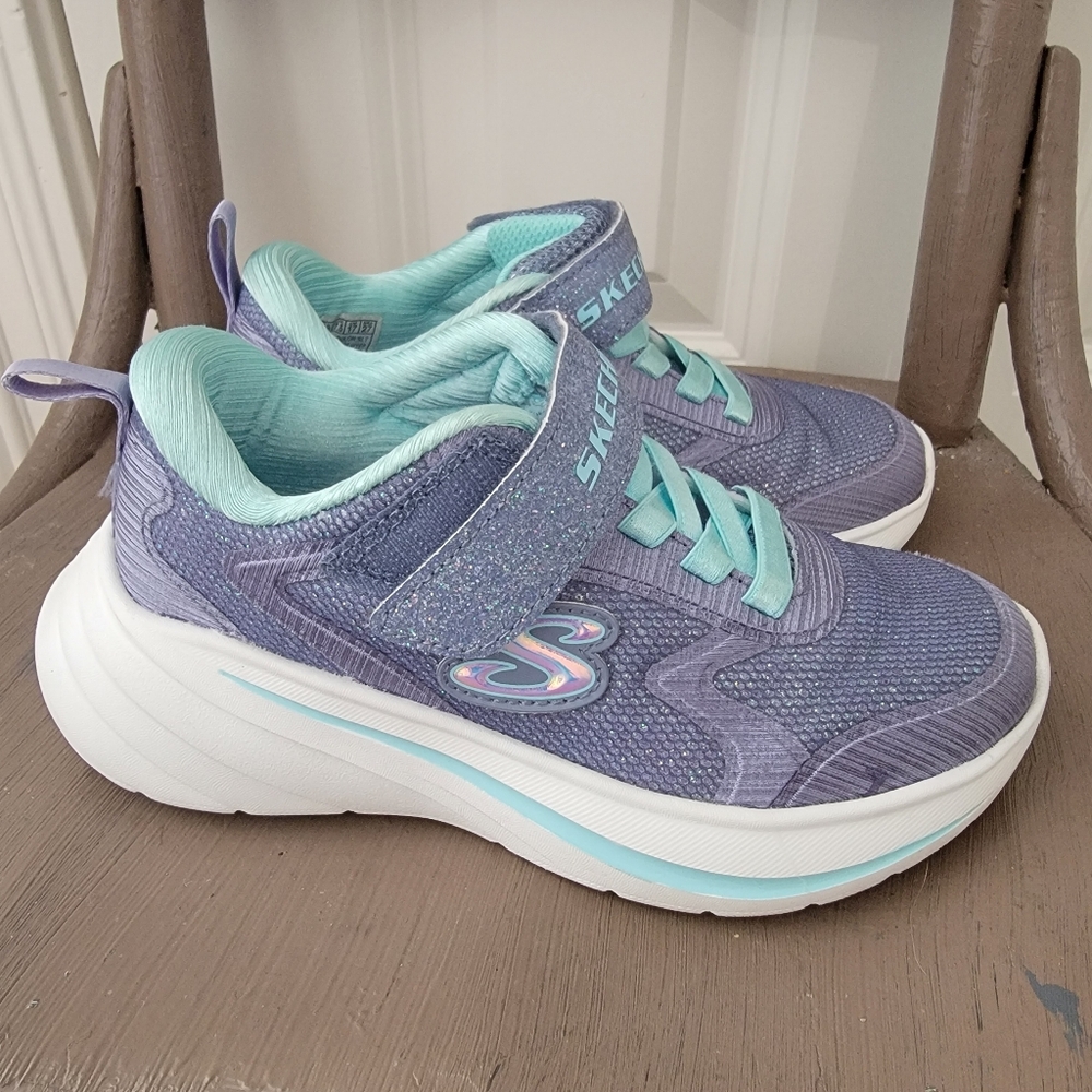 TODDLER GIRLS WAVE 92 SKETCHERS SIZE 11T